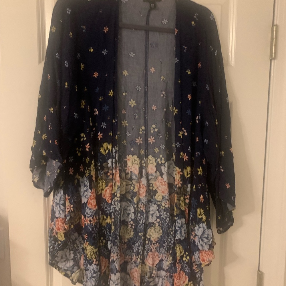 Torrid floral kimono size 1/2